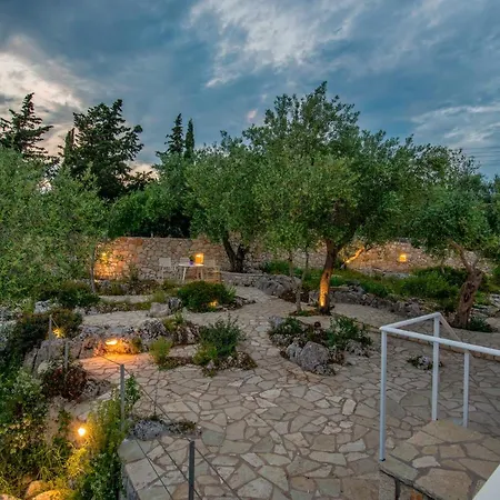 Oregano Luxury Villa *